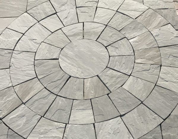 em silver grey circle paving set